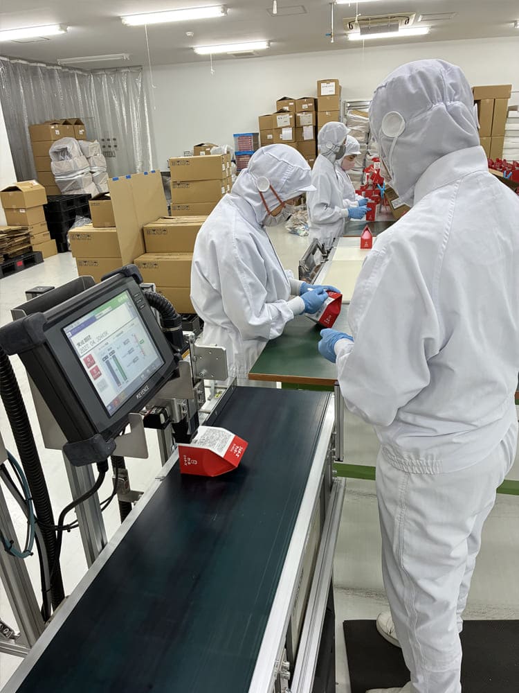 観光土産向け菓子商品のアッセンブリー事例画像2